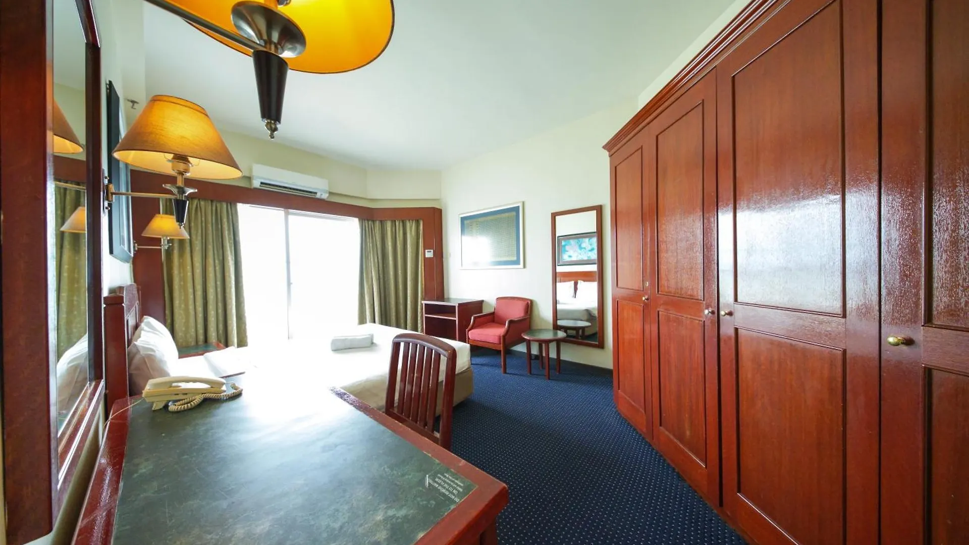 Rainbow Paradise Hotel With Beach At Tanjong Bungah Tanjung Bungah  Malesia