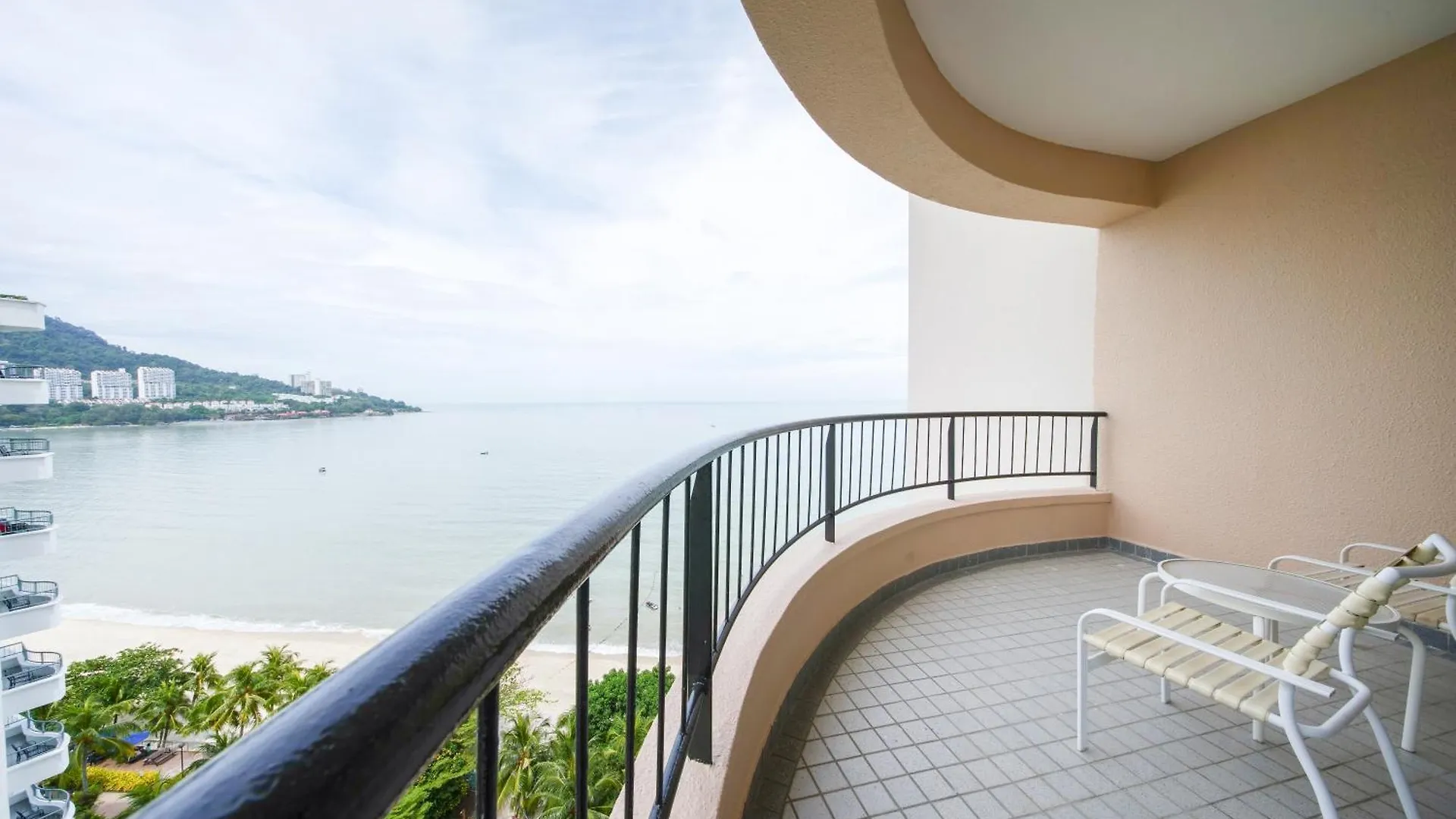 Rainbow Paradise Hotel With Beach At Tanjong Bungah Tanjung Bungah