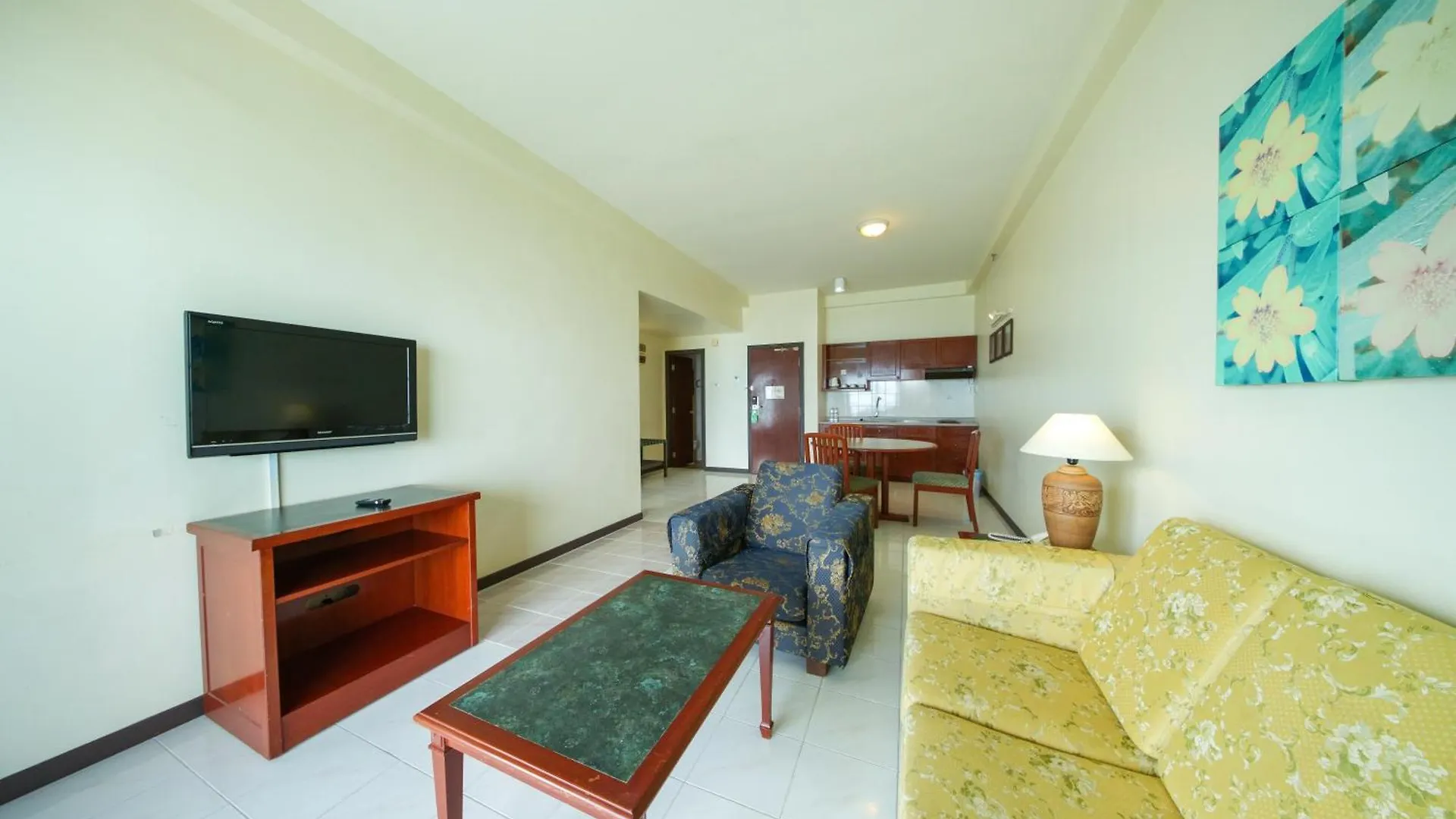****  Rainbow Paradise Hotel With Beach At Tanjong Bungah 丹绒武雅 马来西亚