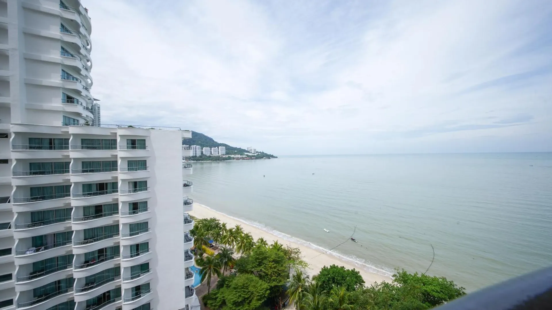 ****  Rainbow Paradise Hotel With Beach At Tanjong Bungah 丹绒武雅 马来西亚